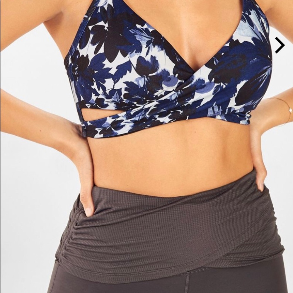 Sports Bra by Fabletics SIZE M